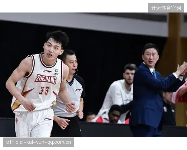 男双对抗升级：强化发接发策略，打造更紧凑的比赛节奏